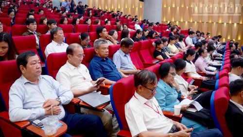 Đại biểu dự hội thảo.
