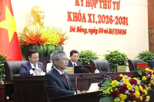 Chủ tịch HĐND thành phố Đà Nẵng Nguyễn Đức Dũng phát biểu khai mạc kỳ họp thường lệ giữa năm 2026.