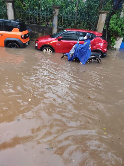  Khu vực ngập chủ yếu ở một số tuyến đường ở phía Đông Hà Nội. Ảnh: NGUYỄN DUY 