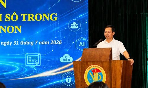 Ông Nguyễn Văn Hưng, Phó Giám đốc Sở GD&amp;ĐT Thái Nguyên phát biểu tại chương trình.