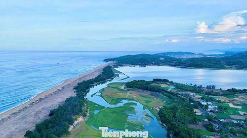 Theo các nhà địa chất, đầm được hình thành trong thời kỳ biển thoái sau biển tiến cực đại Flandrian cách đây khoảng 6.000-7.000 năm và trở thành đầm nước ngọt khoảng 3.000-4.000 năm trước.