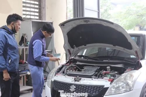 Từ ngày 1/7/2025 đến hết ngày 31/12 năm nay, lệ phí cấp Giấy chứng nhận bảo đảm chất lượng an toàn kỹ thuật được giảm 50%. Ảnh: Lộc Liên.