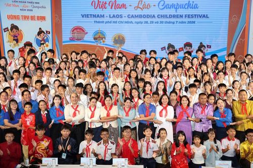  Chị Trịnh Thị Hiền Trân - Phó Bí thư Thành Đoàn, Chủ tịch Hội đồng Đội TPHCM cho biết, qua những ngày tham gia các hoạt động vui chơi, khám phá trong khuôn khổ liên hoan, các em thiếu nhi 3 nước đã có thêm nhiều trải nghiệm và kỷ niệm đáng nhớ cùng những tình bạn mới. 