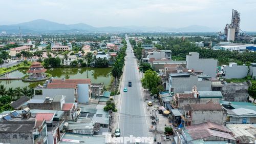 Đại diện Ban Quản lý dự án đầu tư xây dựng khu vực 1, thông tin chủ đầu tư đang tập trung phối hợp với phường Yên Tử trong công tác tuyên truyền, vận động đẩy nhanh giải phóng mặt bằng; giải phóng tới đâu thì yêu cầu đơn vị thi công tiếp cận mặt bằng thi công ngay đến đó để không gián đoạn. Dự kiến trong quý I/2027 dự án sẽ hoàn thành và đưa vào sử dụng.