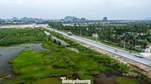 Công trình được thiết kế theo tiêu chuẩn đường cấp III đồng bằng và nâng cấp từ đường 2 làn lên thành 4 làn xe cơ giới, có giải phân cách giữa, hệ thống thoát nước dọc và vỉa hè tại khu vực dân cư.