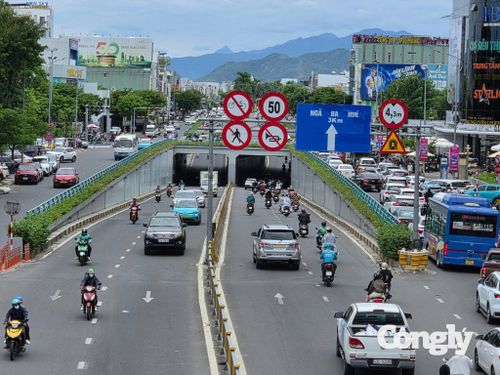 Nút giao Điện Biên Phủ ghi nhận lưu lượng phương tiện lớn, gây áp lực lên giao thông Đà Nẵng.