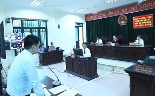 Toàn cảnh phiên tòa.