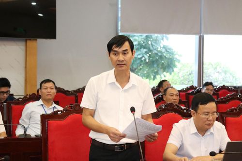 Ông Nguyễn Viết Hưng - Giám đốc Sở Dân tộc và Tôn giáo tỉnh Sơn La, phát biểu tại buổi làm việc