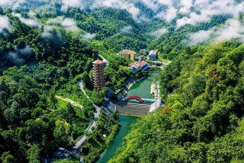 Tuyến Hội An – Mỹ Sơn – Cổng trời Đông Giang được xem là hành trình kết nối các giá trị lịch sử, thiên nhiên và văn hóa, góp phần đa dạng hóa sản phẩm du lịch Đà Nẵng.