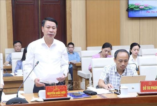 Phó Chủ tịch UBND tỉnh Phú Thọ Nguyễn Khắc Hiếu phát biểu tại buổi làm việc. Ảnh: Thu Hương/TTXVN