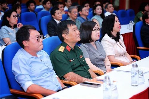 Các đại biểu tham dự lễ phát động cuộc thi sáng tác mẫu biểu trưng và bộ nhận diện hình ảnh APEC Việt Nam 2027. Ảnh: Phạm Tuấn Anh/TTXVN