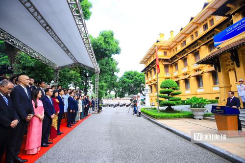 Bộ trưởng Bộ Ngoại giao Lê Hoài Trung chủ trì buổi lễ cùng Đại sứ các nước ASEAN.
