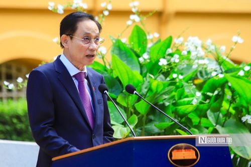 Phát biểu tại lễ thượng cờ, Bộ trưởng Lê Hoài Trung nhấn mạnh, kể từ khi thành lập cách đây 59 năm, ASEAN đã phát triển thành một cộng đồng hòa bình, tiến bộ và thịnh vượng chung.