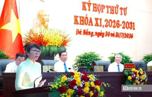 Bà Trần Thị Thanh Tâm trả lời chất vấn liên quan tiến độ một số công trình trọng điểm và kế hoạch giải ngân đầu tư công.