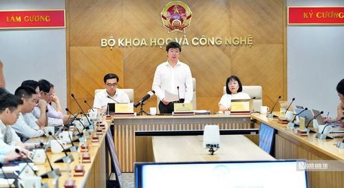 Thứ trưởng Bộ Khoa học và Công nghệ Bùi Hoàng Phương.
