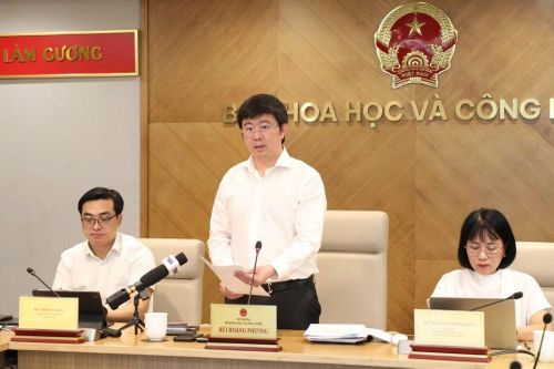 Thứ trưởng Bùi Hoàng Phương nhấn mạnh mô hình phối hợp chặt chẽ giữa 3 bên, gồm Bộ KHCN, UBND tỉnh Điện Biên và doanh nghiệp, là yếu tố quyết định thành công của hệ sinh thái mới. Ảnh: Bộ KHCN.
