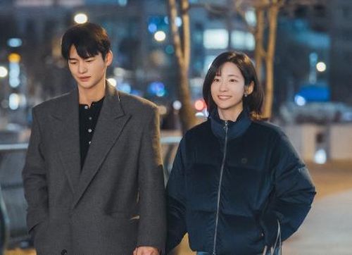 Seo In Guk và Park Ji Hyun gửi lời cảm ơn khán giả trước khi See You at Work Tomorrow! khép lại.