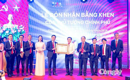 Hiệp hội Quảng cáo TP.HCM vinh dự đón nhận Bằng khen của Thủ tướng Chính phủ.