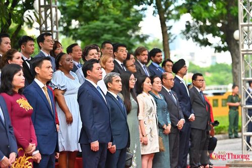 Lễ Thượng cờ ASEAN không chỉ là nghi thức mang tính biểu tượng mà còn là dịp để các quốc gia thành viên cùng nhìn lại những thành tựu đã đạt được, củng cố niềm tin vào các giá trị chung và khẳng định quyết tâm xây dựng một Cộng đồng ASEAN ngày càng gắn kết, tự cường, bao trùm và phát triển bền vững.