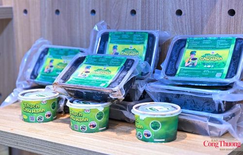 Nhiều nông sản đặc hữu như hoa hồi, quế, chanh rừng Mẫu Sơn cùng các sản phẩm chế biến từ mác mật, mắc ca và thạch đen, giúp người tiêu dùng Thủ đô có cơ hội trải nghiệm trọn vẹn hơn bức tranh nông sản đặc trưng của xứ Lạng.