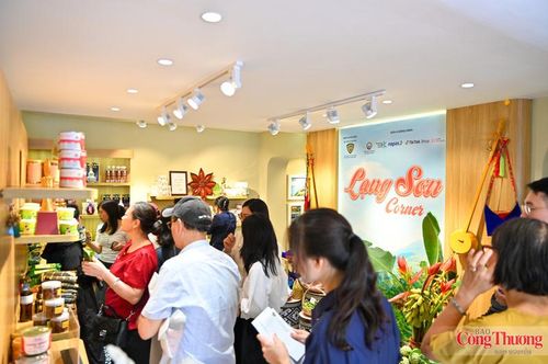 Diễn ra đến hết ngày 2/8, chương trình không chỉ tạo cơ hội để người dân Thủ đô khám phá, mua sắm các đặc sản tiêu biểu của Lạng Sơn mà còn góp phần kết nối cung - cầu, quảng bá sản phẩm OCOP, thúc đẩy tiêu dùng hàng Việt và nâng cao giá trị nông sản địa phương.