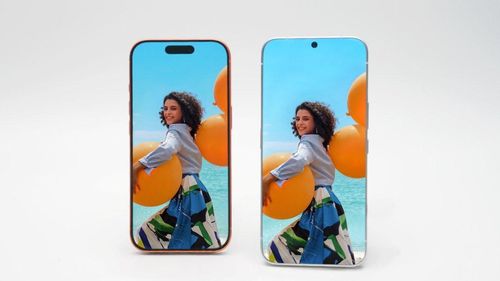 So sánh viền bezel của điện thoại Tecno với iPhone 17 Pro