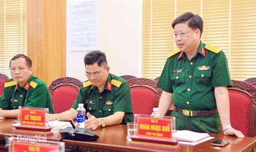 Đại tá Đoàn Ngọc Quả, Phó Tư lệnh Binh đoàn 16 phát biểu tại buổi làm việc. Ảnh: Văn Chung