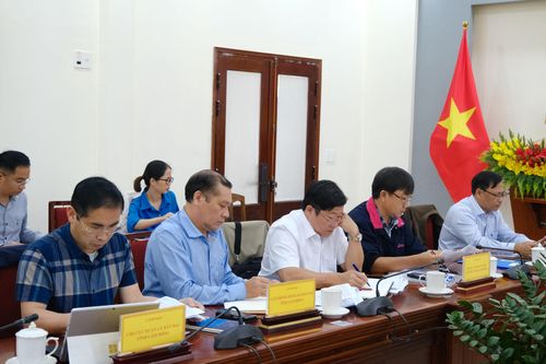 Đại diện lãnh đạo các sở, ngành, đơn vị tham dự buổi làm việc