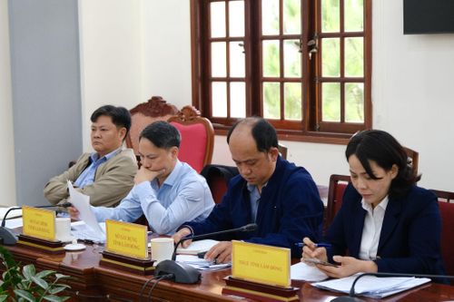 Đại diện lãnh đạo các sở, ngành, đơn vị tham dự buổi làm việc