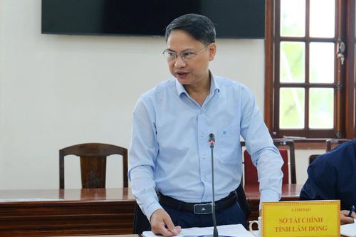 Ông Phạm Văn Bảy, Phó Giám đốc Sở Tài chính phát biểu tại buổi làm việc
