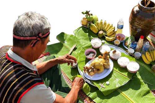 Rượu cần luôn đồng hành cùng đồng bào dân tộc Raglai trong những nghi thức truyền thống