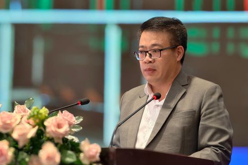 Đồng chí Nguyễn Ngọc Phúc, Tỉnh ủy viên, Phó Chủ tịch UBND tỉnh Lâm Đồng phát biểu tại hội thảo