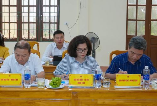 Các đại biểu tham dự buổi làm việc - Ảnh: N.H