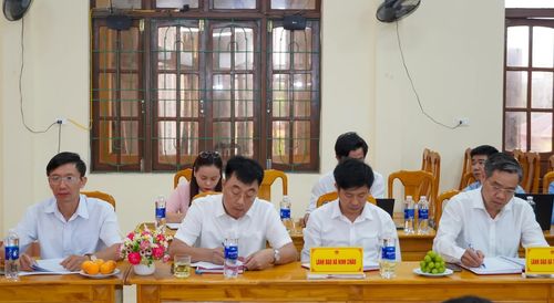 Các đại biểu tham dự buổi làm việc - Ảnh: N.H