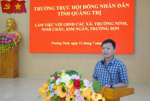 Đại diện lãnh đạo UBND xã Kim Ngân trình bày báo cáo tại buổi làm việc - Ảnh: N.H