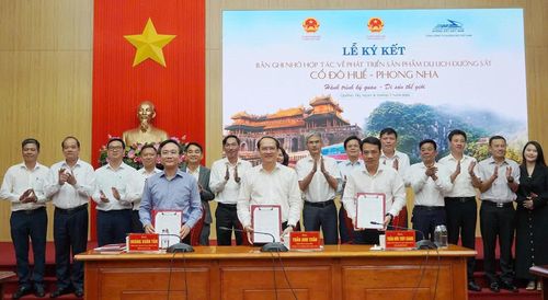 Ký kết biên bản ghi nhớ hợp tác giữa UBND tỉnh Quảng Trị với Tổng Công ty Đường sắt Việt Nam và UBND TP. Huế - N.L