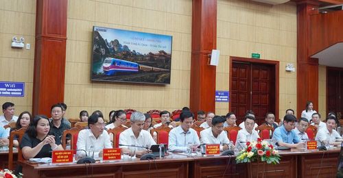 Các đại biểu tham dự hội thảo - Ảnh: N.L