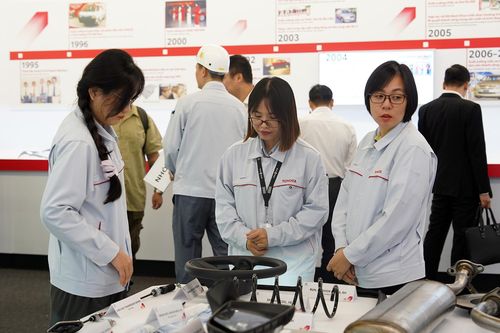 Nhiều linh kiện xe Nhật Bản đã được nội địa hóa ngay ở Việt Nam. Ảnh: Hoàng Linh