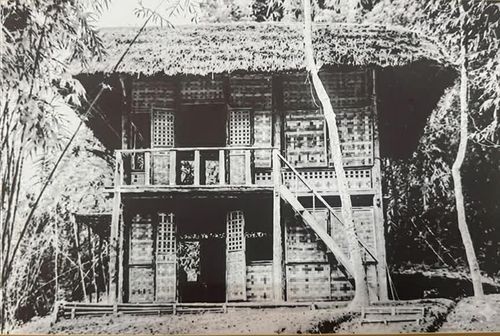Ngôi nhà sàn tại đồi Thành Trúc, xóm Đầm Mua - nơi ở của Bác Hồ năm 1954.