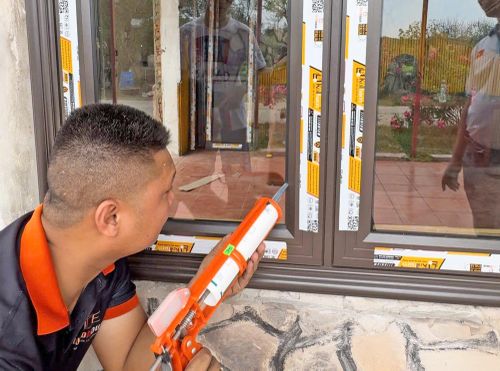 Quá trình lắp đặt cửa nhôm kính có vai trò quan trọng để bảo đảm chất lượng công trình.
