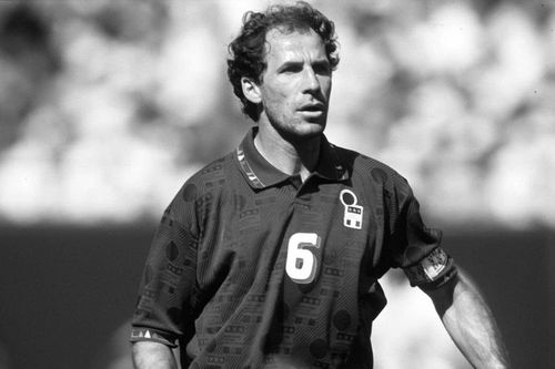 Baresi là huyền thoại của đội tuyển Italy và AC Milan. 