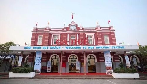 Ga Huế, một điểm đến của hành trình.