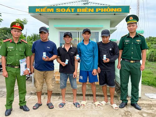 Ngay trong ngày đầu ra quân, trên 10 phương tiện và 58 thuyền viên tại vùng biển Nhà Mát đã được test nhanh ma tuý và ghi nhận 100% mẫu cho kết quả âm tính.
