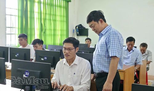 130 cán bộ, công chức, viên chức của xã và các ấp được tập huấn công nghệ thông tin cơ bản, ứng dụng trí tuệ nhân tạo (AI).
