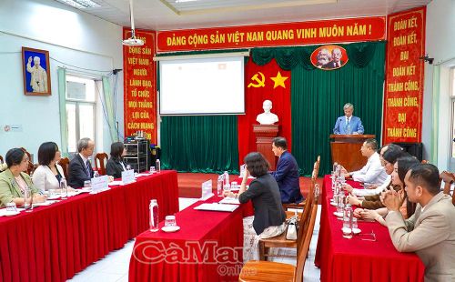 Thầy thuốc ưu tú, BS.CKII Trần Quang Khoá, Phó Giám đốc Sở Y tế tỉnh Cà Mau,