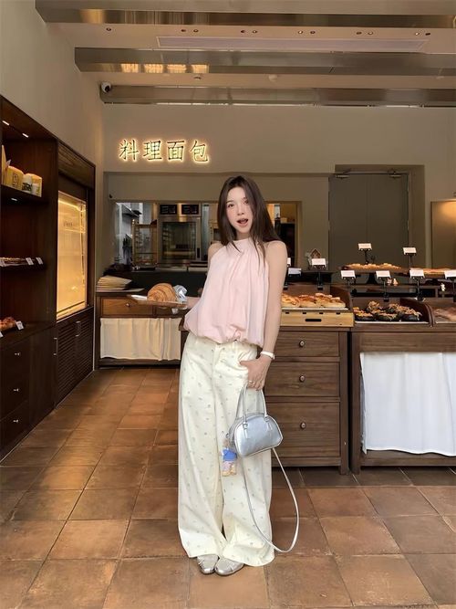 Màu pastel giúp tổng thể trang phục trở nên tinh tế, trẻ trung. (Ảnh: Pinterest)