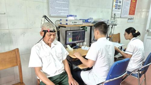 Đội ngũ bác sĩ của Bệnh viện Tâm thần Phú Thọ luôn chăm sóc người bệnh bằng tất cả tình thương.