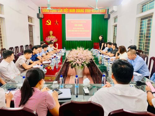Khối lượng công việc tại cấp xã tăng lên đáng kể khi nhiều nhiệm vụ được phân cấp từ cấp huyện, đòi hỏi đội ngũ cán bộ phải nhanh chóng thích ứng với yêu cầu mới.