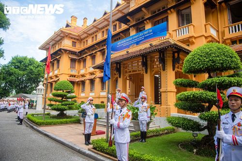Lễ Thượng cờ ASEAN vào dịp kỷ niệm Ngày thành lập ASEAN (8/8) hằng năm là thông lệ của tất cả các nước thành viên ASEAN.