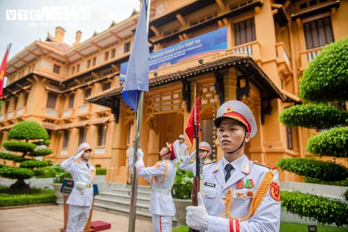 Lá cờ ASEAN là biểu tượng cho tình đoàn kết, hữu nghị, hợp tác của Hiệp hội và khát vọng hòa bình, ổn định, phát triển thịnh vượng của tất cả các nước thành viên dưới mái nhà chung là Cộng đồng ASEAN.